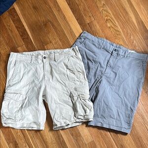 Lot of 2 Men's 38 Casual Shorts Gap Gray Khaki